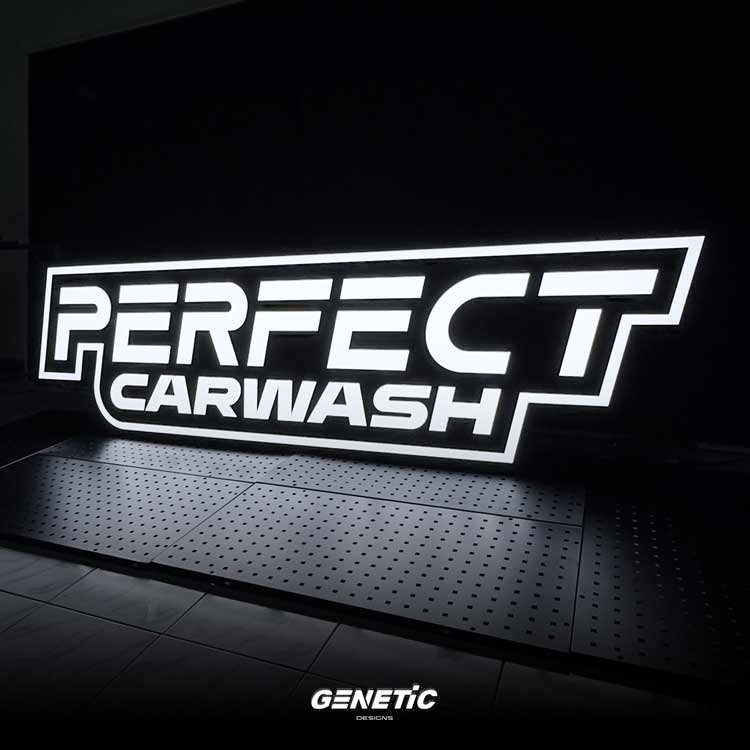 ป้ายตัวอักษรไฟ Perfect Carwash มุมด้านหน้า